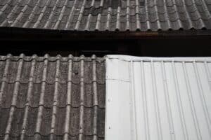 Comparing metal and tile roofing for Arizona homes